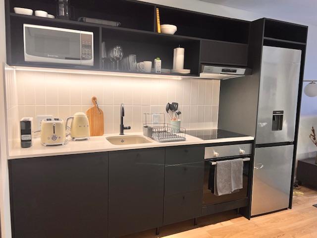 To Let 1 Bedroom Property for Rent in Sea Point Western Cape